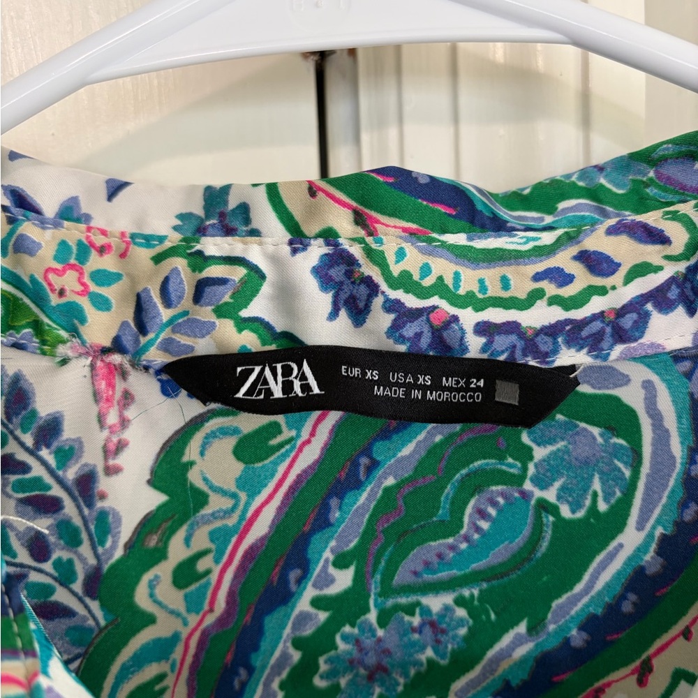 Zara Green & White Paisley Button-Up Blouse - Picture 4 of 4
